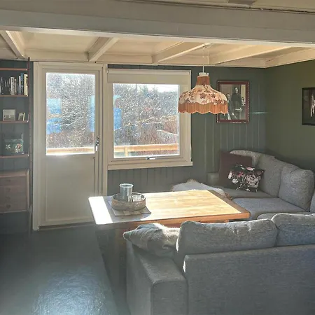 4 Bedroom Front In * Smola